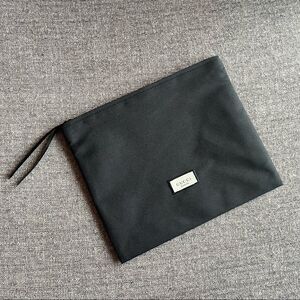 GUCCI BEAUTY Black Zippered Pouch Bag